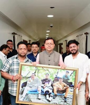 पंडित अवनीश ने की मुख्यमंत्री धामी से मुलाकात