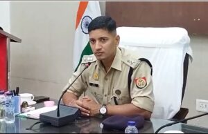 नूरपुर में पुलिसकर्मियों पर गिरी गाज, दरोगा और सिपाही निलंबित, थाना प्रभारी पर विभागीय कार्रवाई