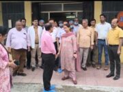 जिलाधिकारी जसजीत कौर ने किया जिला अस्पताल का औचक निरीक्षण, कई खामियां हुई उजागर